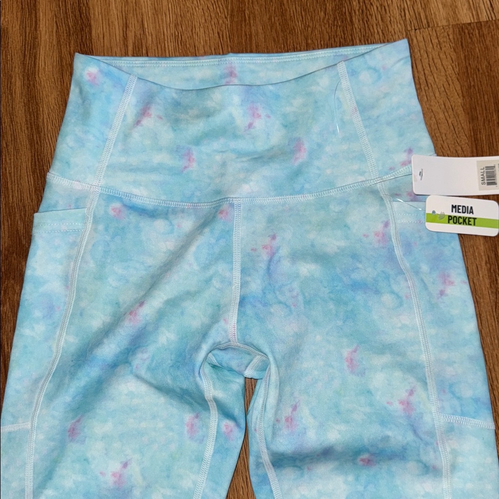Nicole Miller Sport Tie-Dye Capri Leggings Ocean 🌊 Blue NWT - Picture 2 of 4